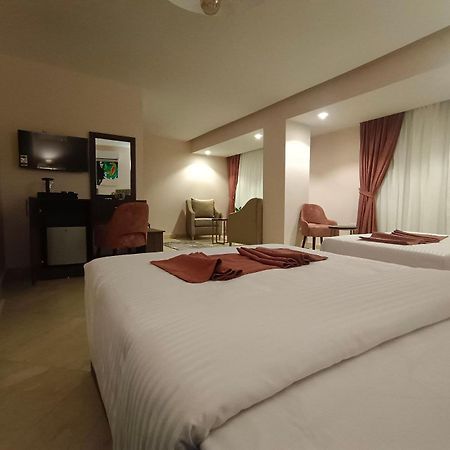 Aziz Egypt Pyramids View Hotel Kafrat al Jabal Exterior foto
