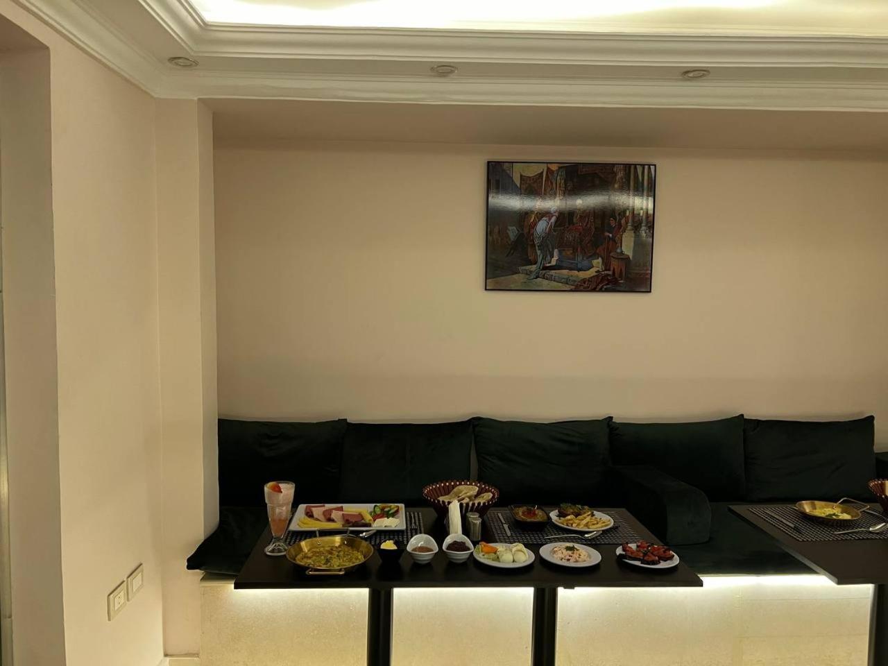 Aziz Egypt Pyramids View Hotel Kafrat al Jabal Exterior foto