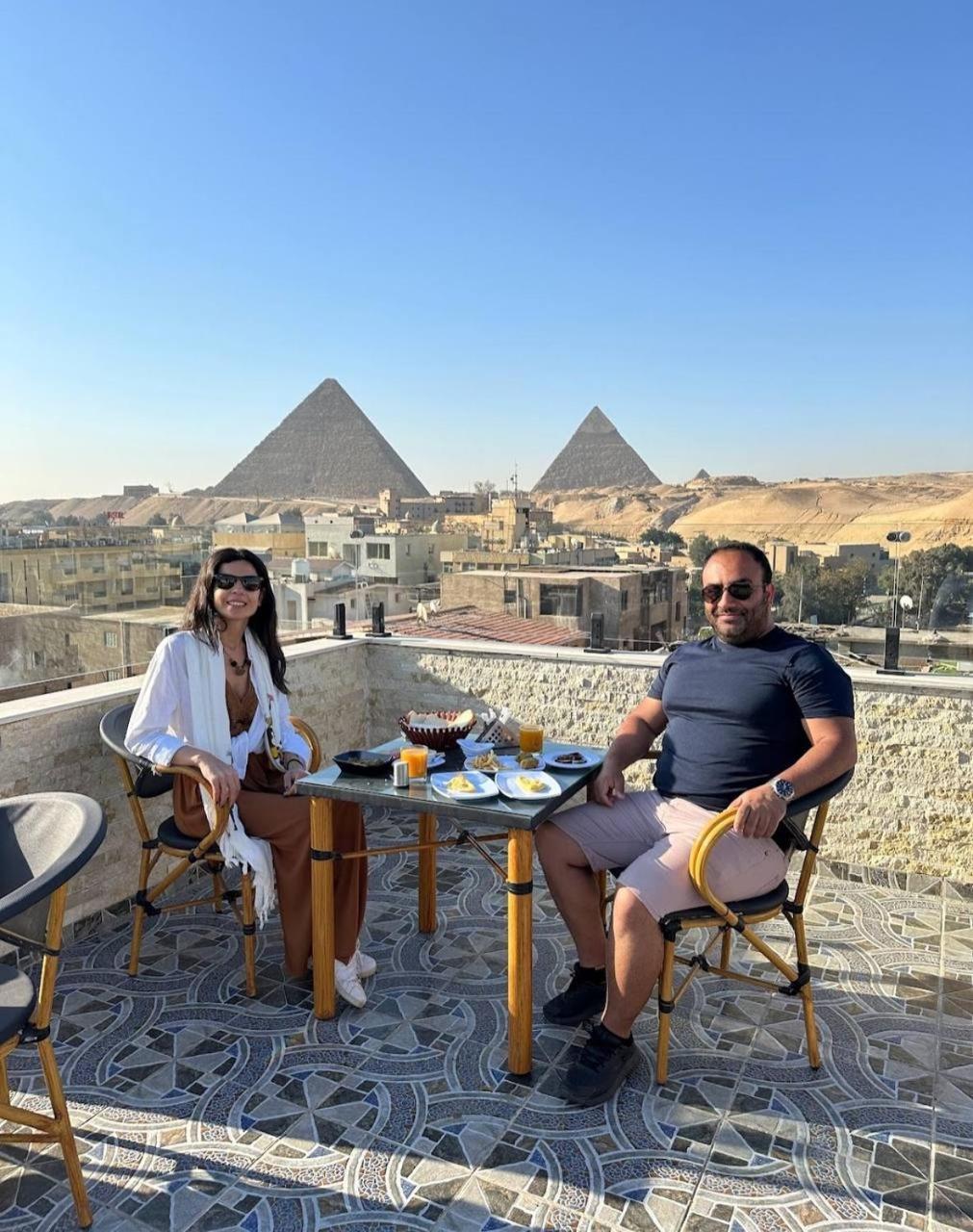 Aziz Egypt Pyramids View Hotel Kafrat al Jabal Exterior foto