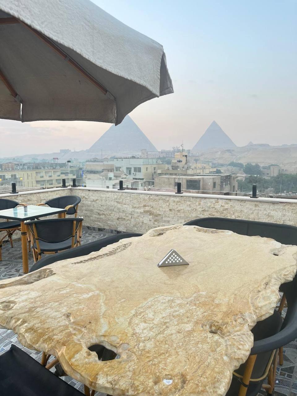 Aziz Egypt Pyramids View Hotel Kafrat al Jabal Exterior foto