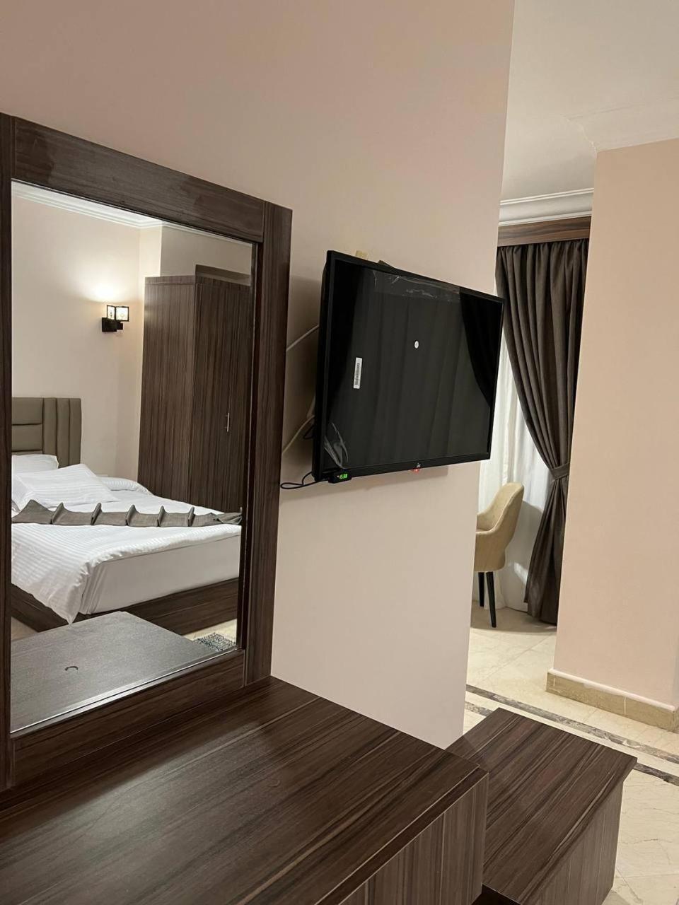 Aziz Egypt Pyramids View Hotel Kafrat al Jabal Exterior foto